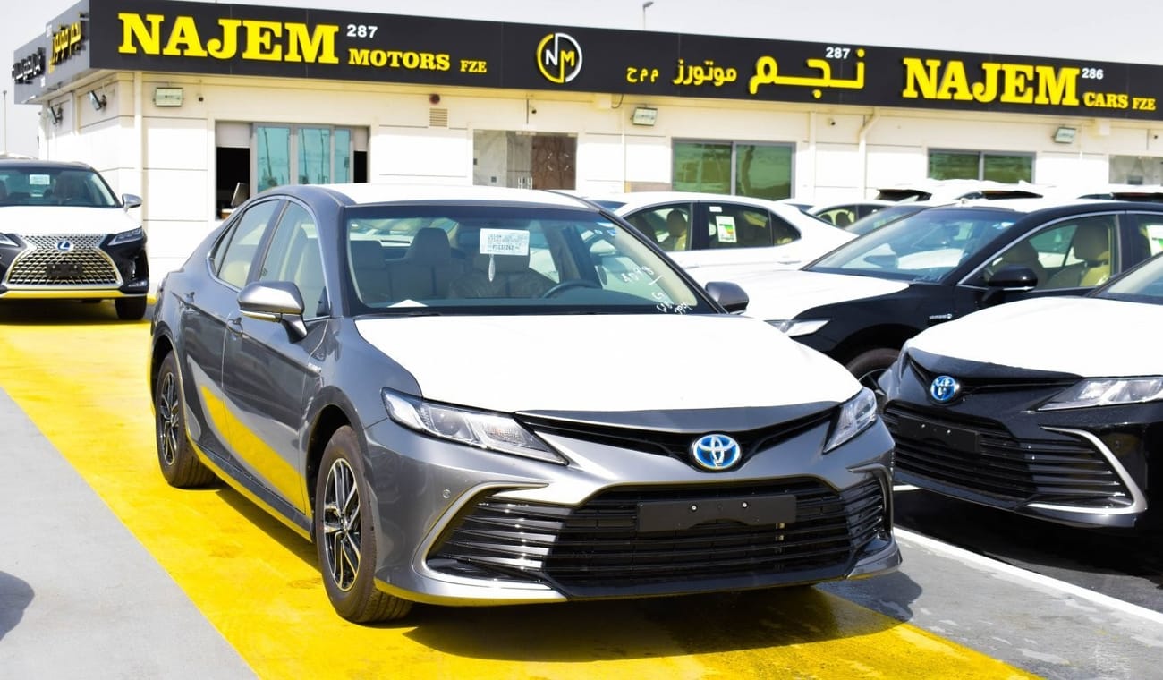 تويوتا كامري LE Hybrid 2.5 L