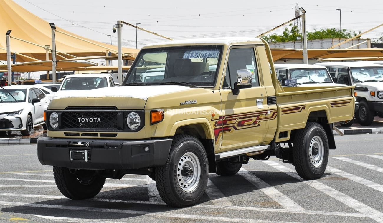 Toyota Land Cruiser Pick Up LC 79 4.0L V6 Petrol Single Cabin  M/T WINSH & DIFFLOCK