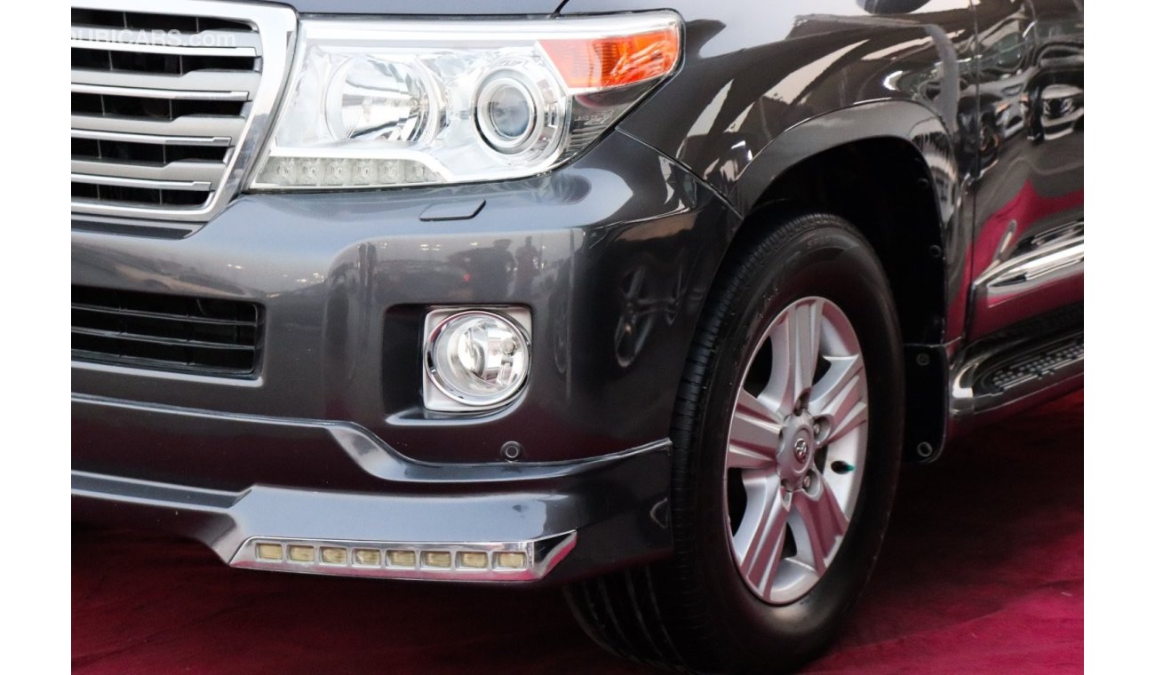 Toyota Land Cruiser VXR Toyota Land Cruiser VX.R / 2014 / GCC / Free Accident/ First Owner