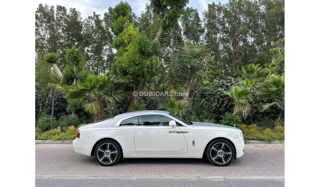 Rolls-Royce Wraith ROLLS ROYCE WRAITH 2015 GCC SPECS A TWIN-TURBOCHARGED 6.6-LITER V-12 624 HP 590 LB-FT FULL SERVICE H