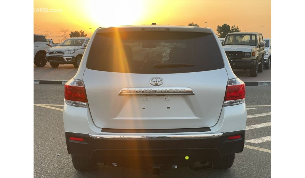 تويوتا هايلاندر 2012 Toyota Highlander LE+ MidOption - 3.5L V6 - 7 Seater - Fully Maintained - 90,000 Mileage