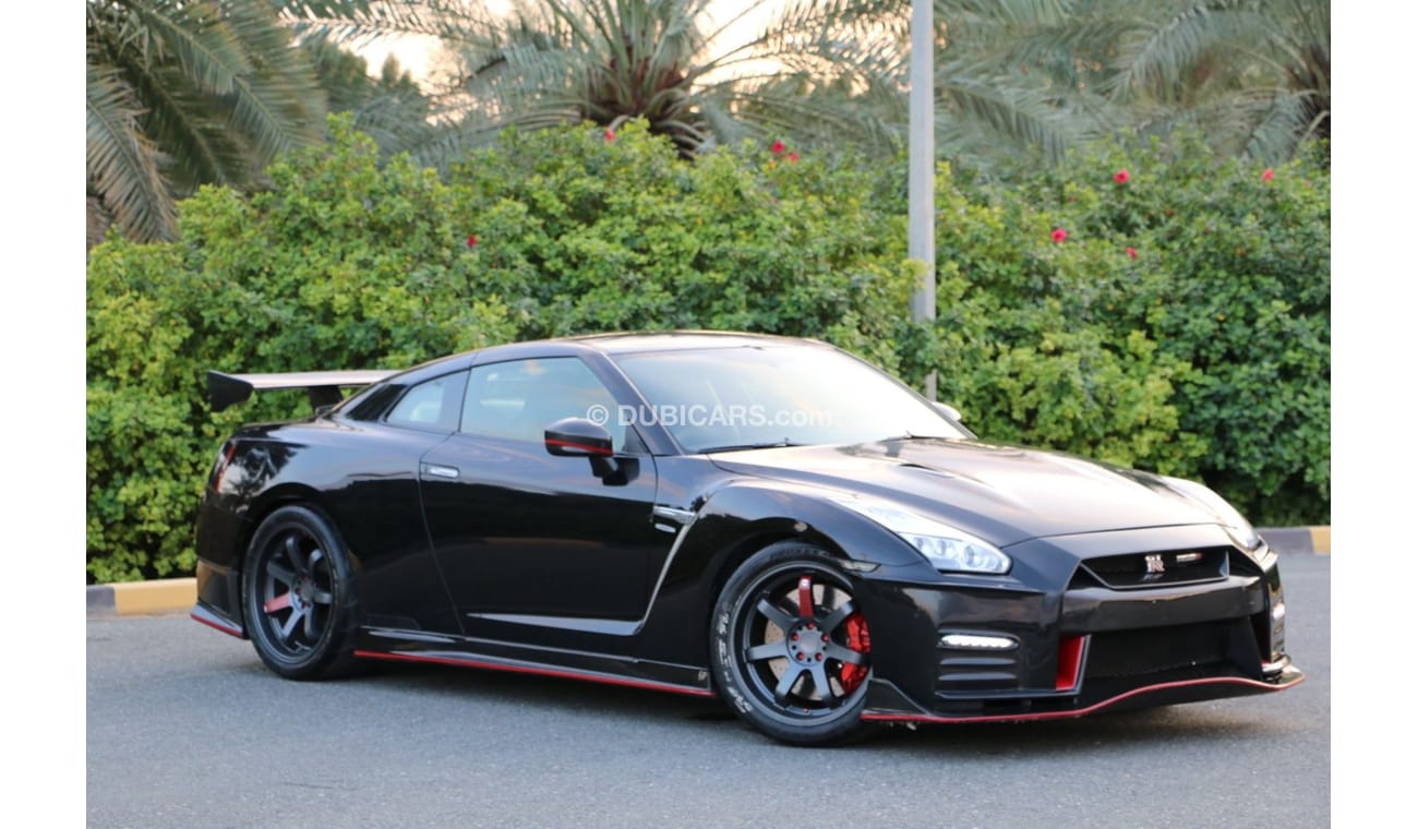 Nissan GTR NISSAN GTR BLACK EDITION GCC 2016  BODYKIT NISMO  FULL OPTION  FULL CARBON FIBER