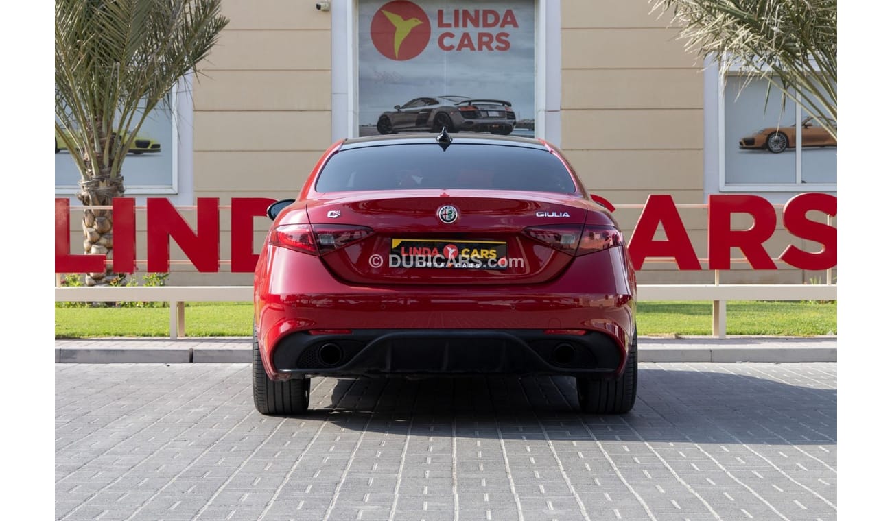 ألفا روميو جوليا Alfa Romeo Giulia Veloce Q2 2023 GCC under Agency Warranty with Flexible Down-Payment.