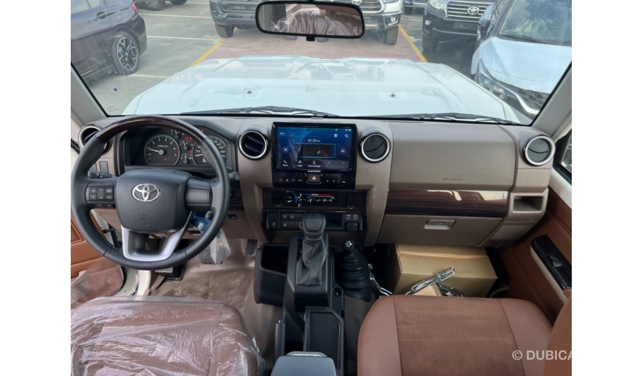 تويوتا لاند كروزر بيك آب TOYOTA LAND CRUISER 79 DOUBLE CAB PIKCUP LX-Z V6 4.0L PETROL 4WD