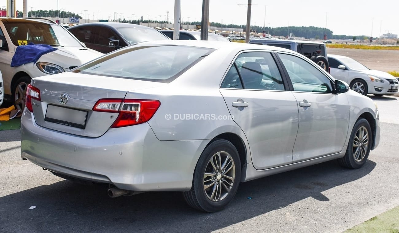 Toyota Camry S