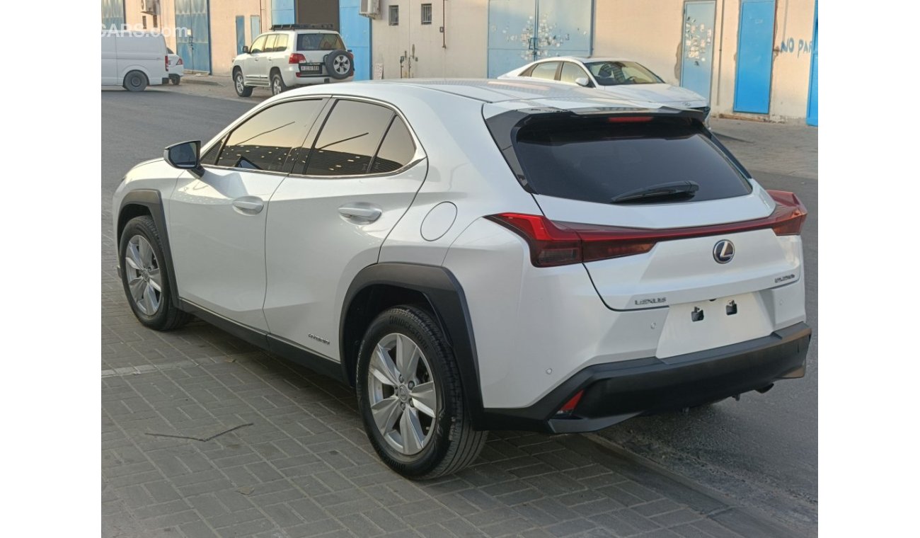 Lexus UX250h