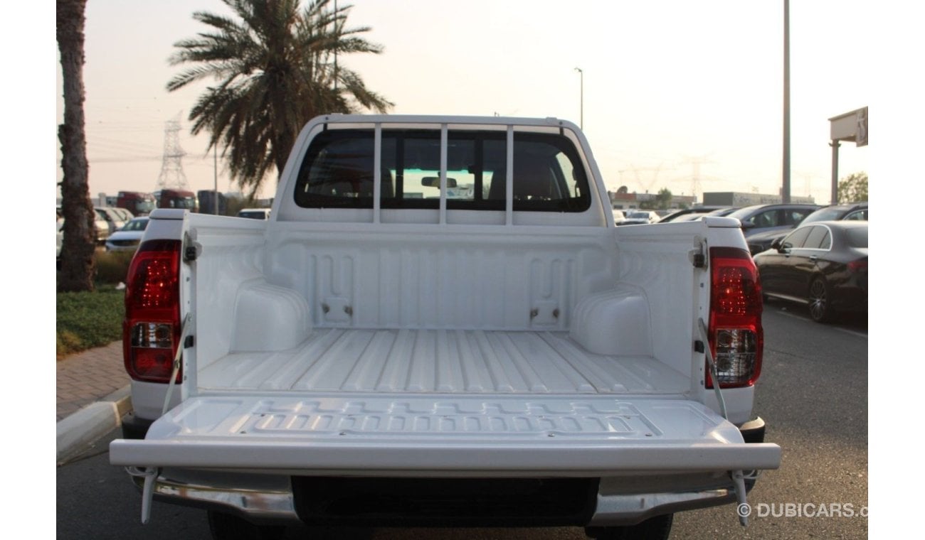 تويوتا هيلوكس TOYOTA HILUX 2.4L DIESEL 4WD DOUBLE CAB DLX-E MANUAL