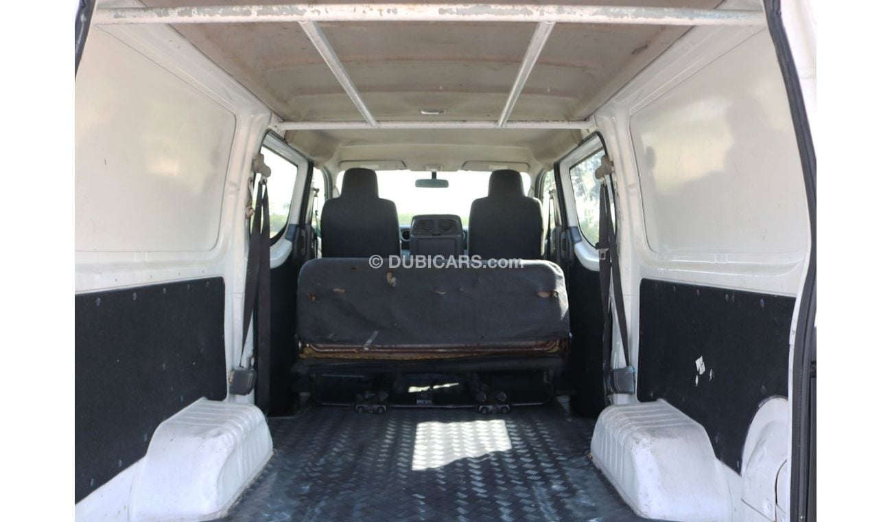 Nissan NV350 2016 | NISSAN URVAN - NV350 | STANDARD ROOF DELIVERY VAN WITH GCC SPECS AND EXCELLENT CONDITION