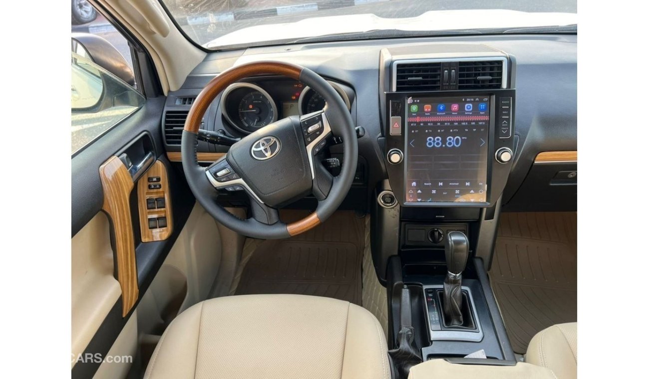 تويوتا برادو 2010 Toyota Prado TXL 4.0L V6 - 2023 Modification - 7 Seater With Cool Box Push Start - UAE PASS