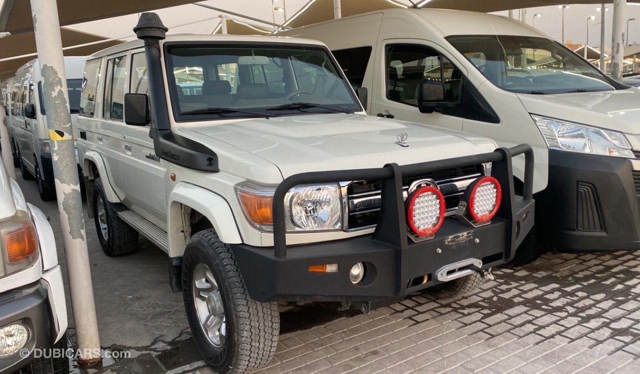 تويوتا لاند كروزر هارد توب Diesel Left hand drive Land Cruiser hardtop 2015