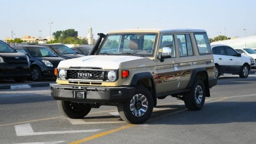 تويوتا لاند كروزر هارد توب 2.8L DIESEL AUTOMATIC  4WD 76 series