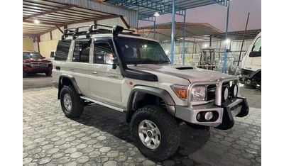 تويوتا لاند كروزر هارد توب 2014 Model RHD Diesel V8 Full Option Very Clean and Perfect Condition