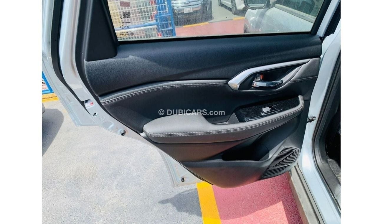 سوزوكي جراند فيتارا SUZUKI GRAND VITARA LEATHER SEAT DUAL A/C PANORAMIC SUNROOF GRAY INTERRIOR AVILABLE FOR EXPORT AND L