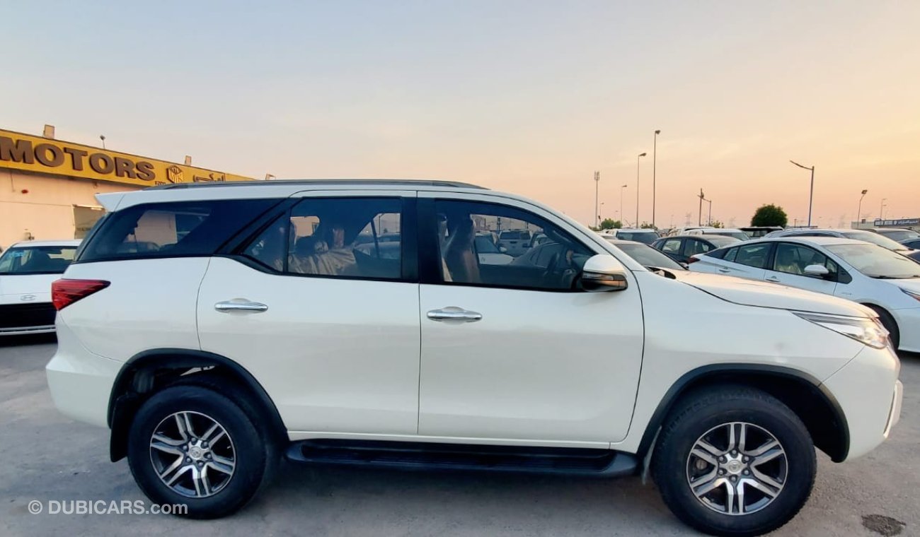 تويوتا فورتونر TOYOTA FORTUNER EXR ( PETROL )