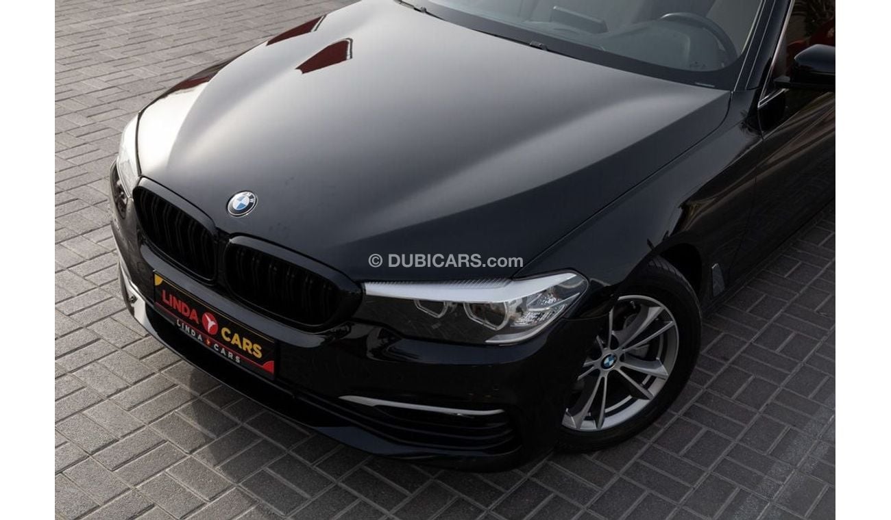 BMW 520i Std 2.0L BMW 520i 2019 GCC under Warranty with Flexible Down-Payment.