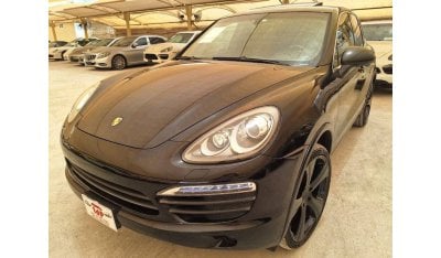 Porsche Cayenne S PORSCHE CAYENNE S 4.8L 2011 WITH SUNROOF, REAR FLIPDOWN MONITOR, DRIVE RECORDER AND 22 INCH ALLOYS