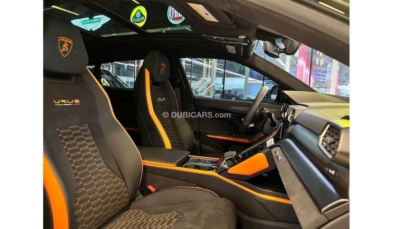 Lamborghini Urus Urus Graphite Capsule/ Warranty and Service Contract Till 2026