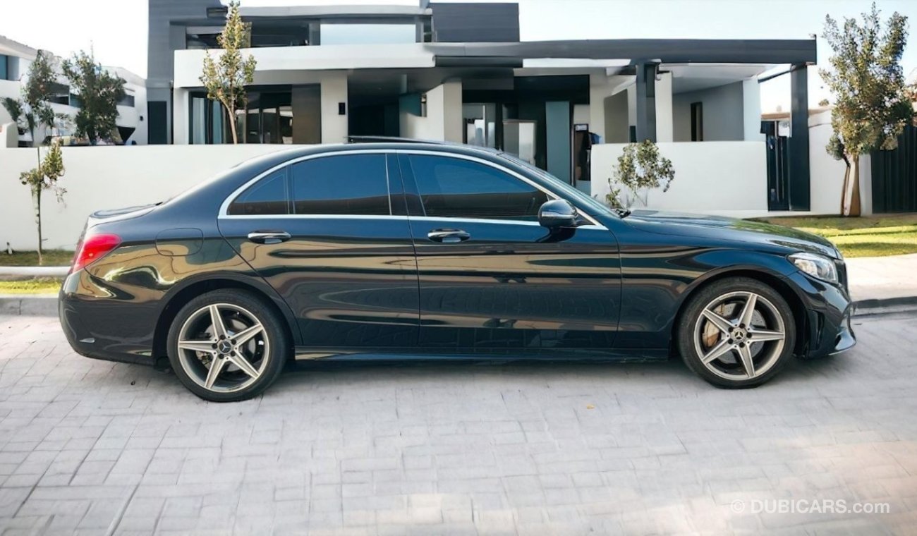 Mercedes-Benz C 300 Luxury AED 945 PM AVAILABE | Mercedes C300 AMG 2018 | NO ACCIDENT HISTORY