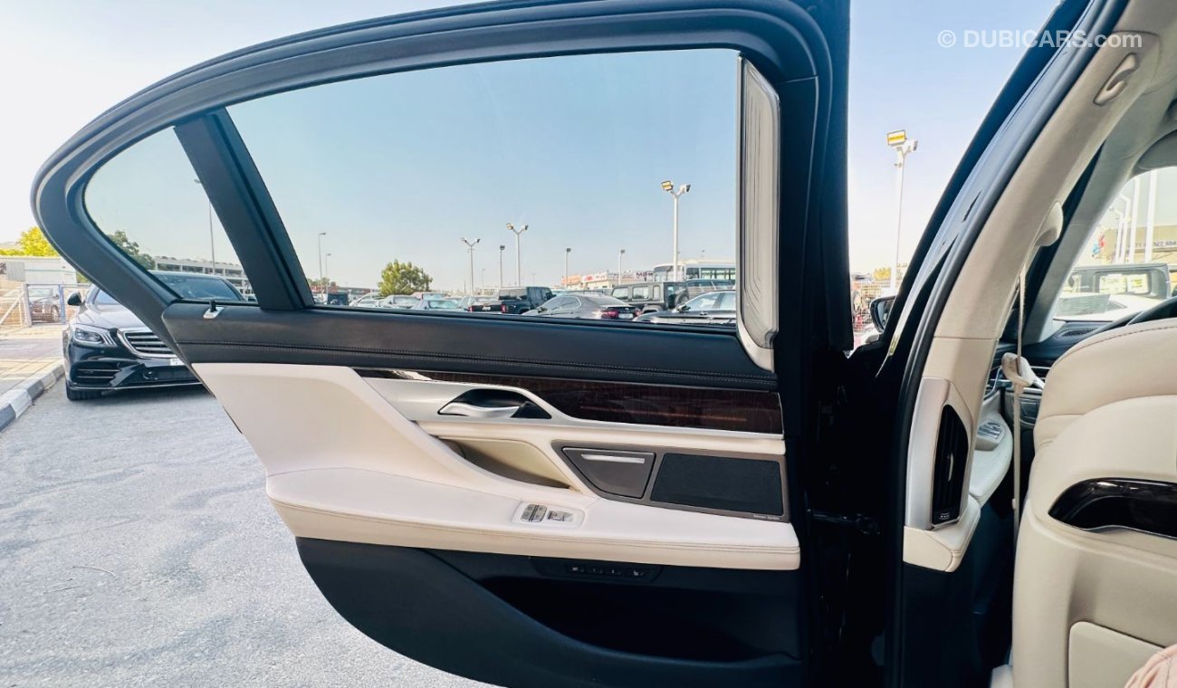 بي أم دبليو 750Li لاكجري