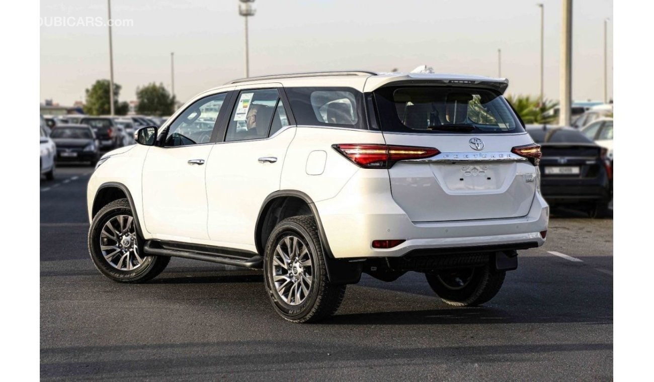 تويوتا فورتونر Get 2023 Toyota Fortuner 4X4 2.8 18'I AL - Platinum White inside Chamois