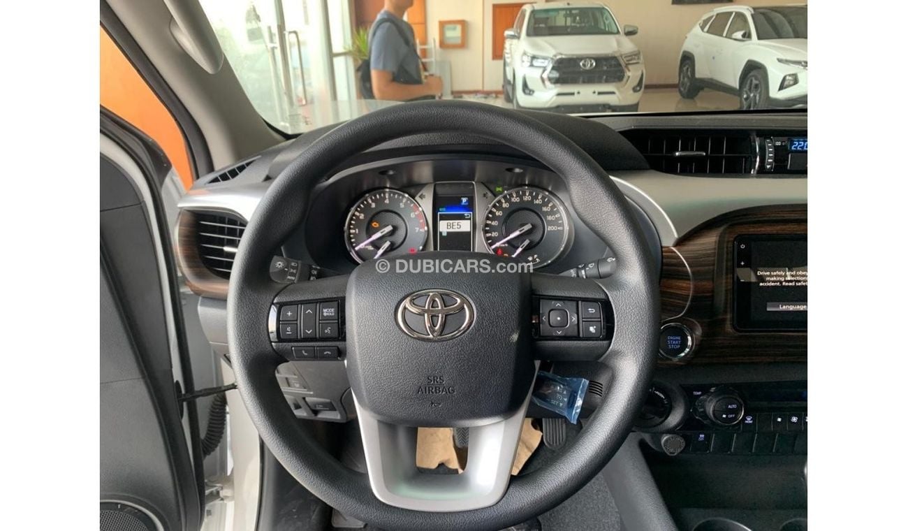 Toyota Hilux TOYOTA HILUX SR5 2.7L V4 WITH PUSH START & REAR CAMERA