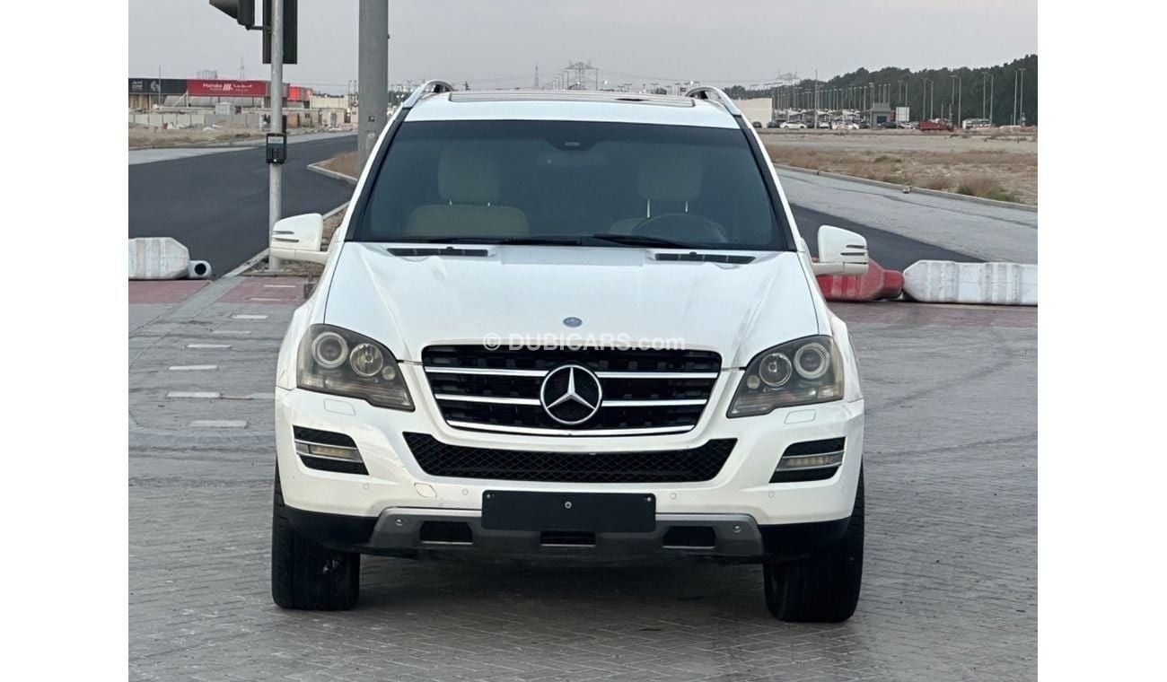 Mercedes-Benz ML 500 MODEL 2011GCC CAR PERFECT CONDITION INSIDE AND OUTSIDE FULL OPTION PANORAMIC ROOF