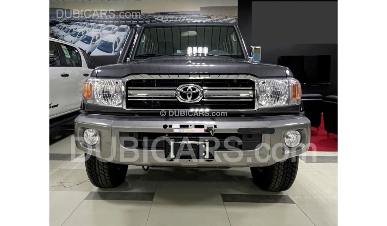 Toyota Land Cruiser Hard Top LX 4.0 PETROL 5 DOOR STD