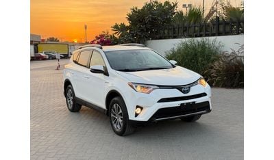 Toyota RAV4 2018 XLE HYBRID KEYLESS US SPEC