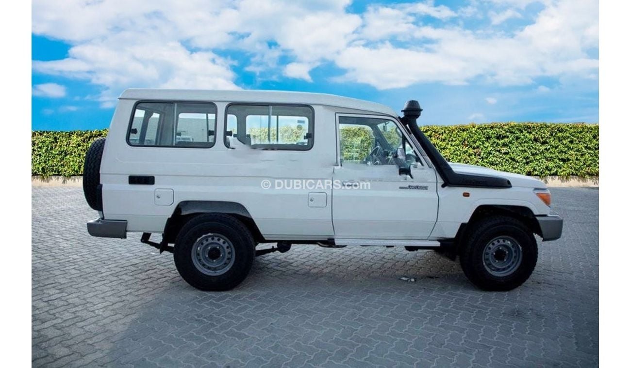 Toyota Land Cruiser Hard Top V6, 4.0L, PETROL, MANUAL TRANMUSSION,MODEL 2023 FOR EXPORT