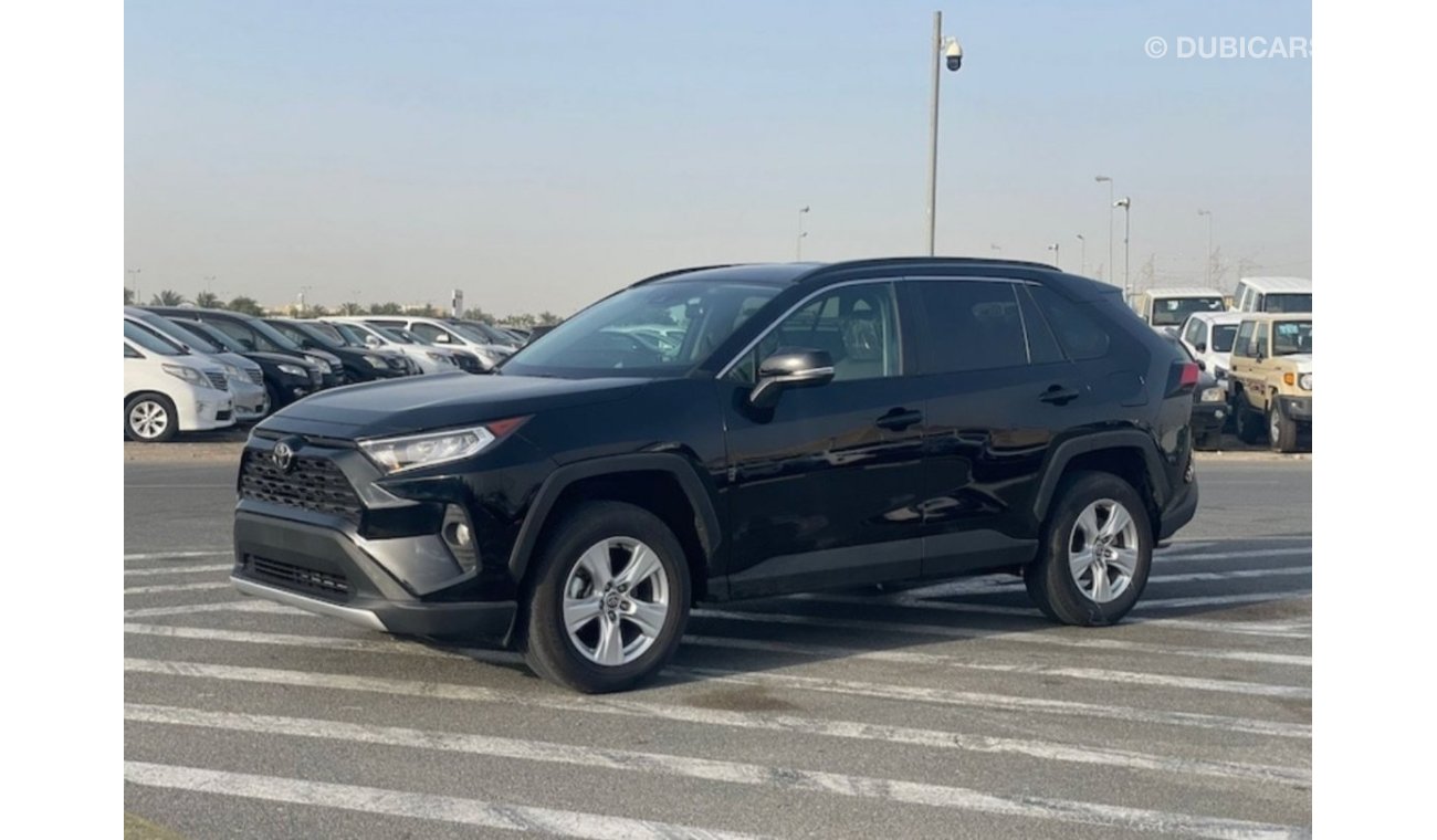 تويوتا راف ٤ Toyota RAV4 2021 XLE 2.5 V4  petrol Left hand drive