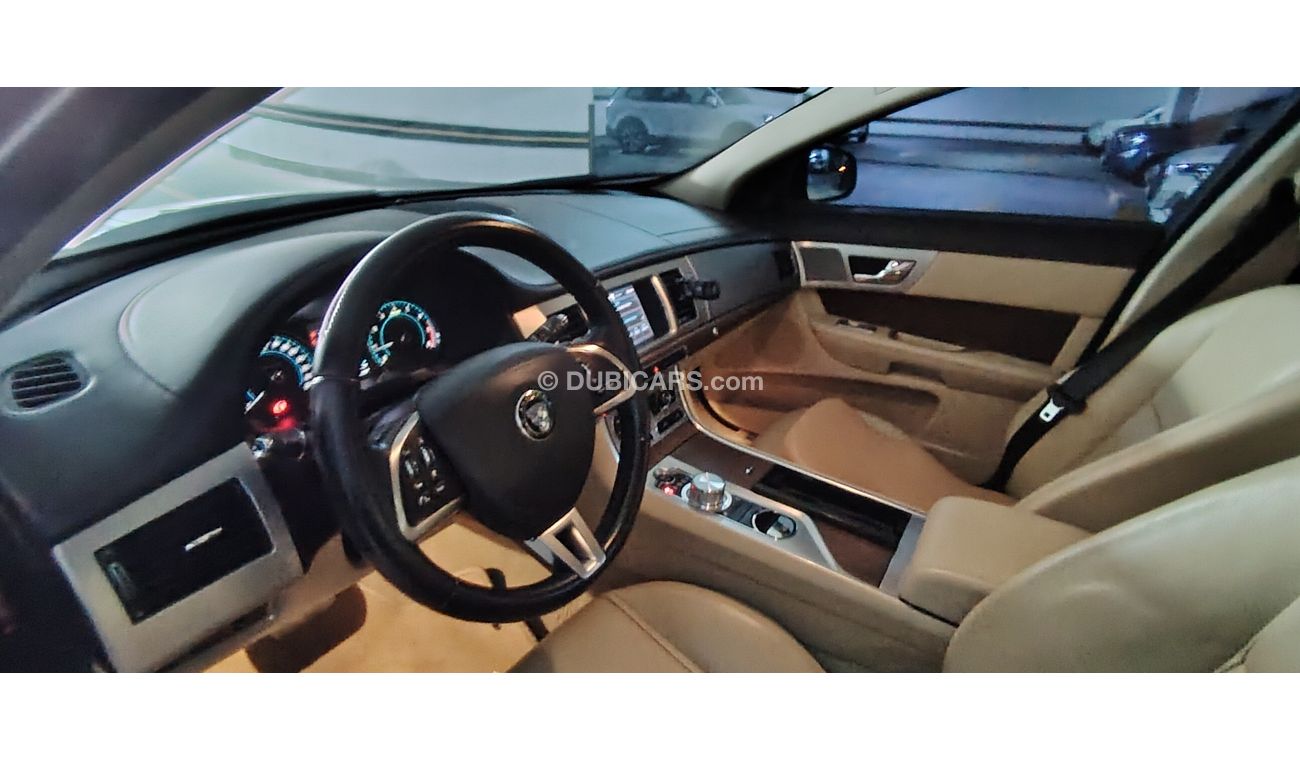 جاكوار XF Luxury 3.0L