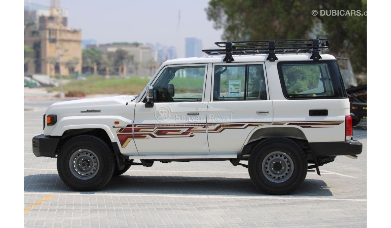 تويوتا لاند كروزر هارد توب LHD LC76 4.5L TDSL-E V8 4WD 5DR 5S MT 2024MY WITH ROOF RAIL