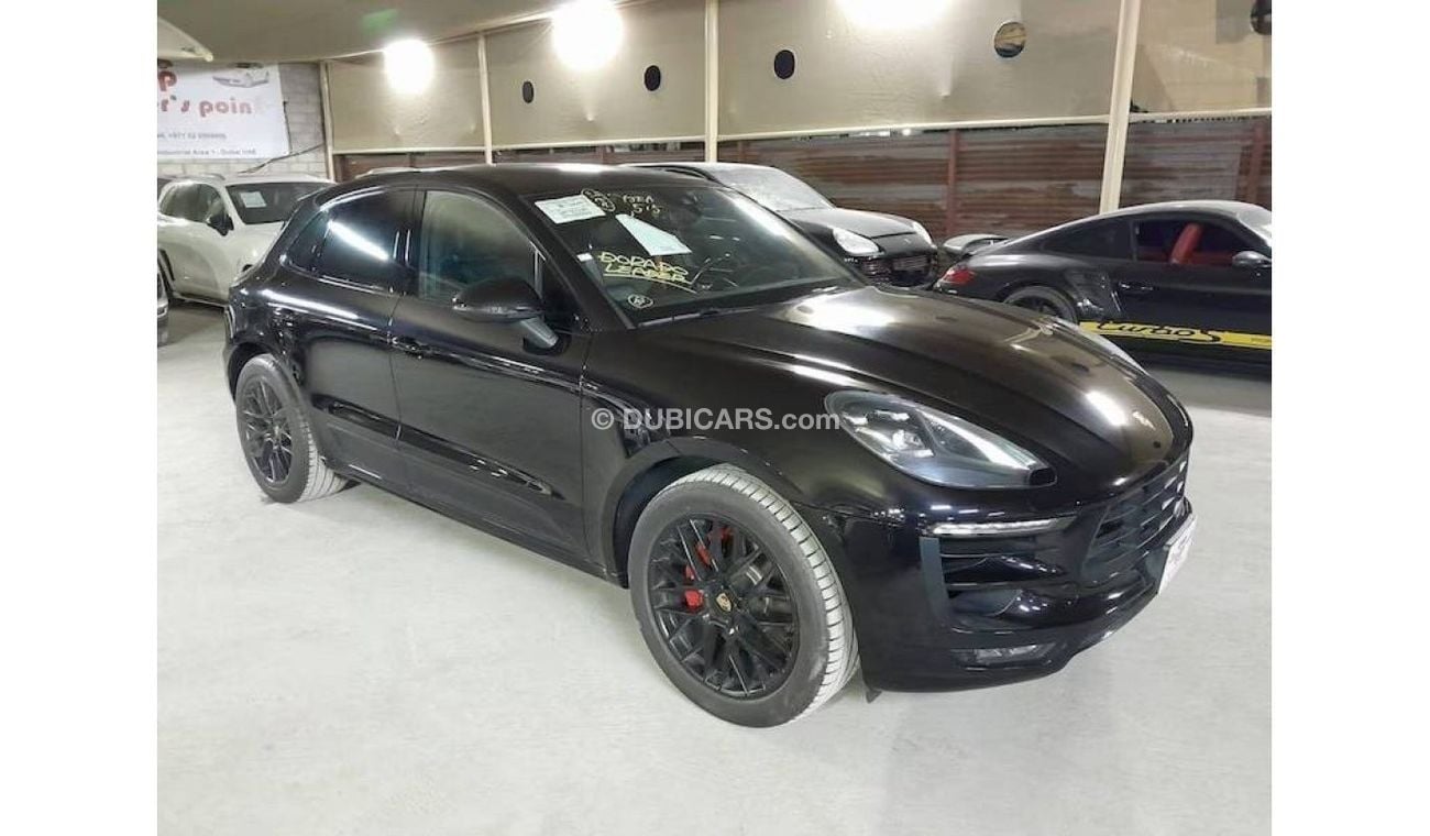 بورش ماكان GTS 3.0L (360 HP) PORSCHE MACAN GTS 3.0L 2017 CARBON AND GTS INTERIOR, SPORTS CHRONO PACKAGE, SPORTS