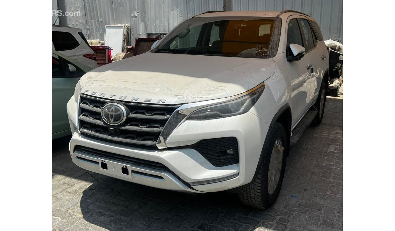 تويوتا فورتونر 2.8L A/T DIESEL FULL OPTION 2024 MODEL