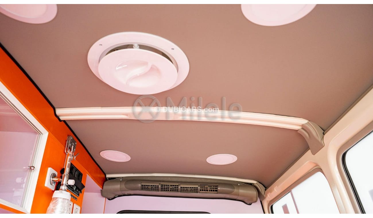 Toyota Land Cruiser Hard Top LC78 AMBULANCE 4.2L DIESEL: MEDICAL FITTINGS, PARTITIONED CABIN