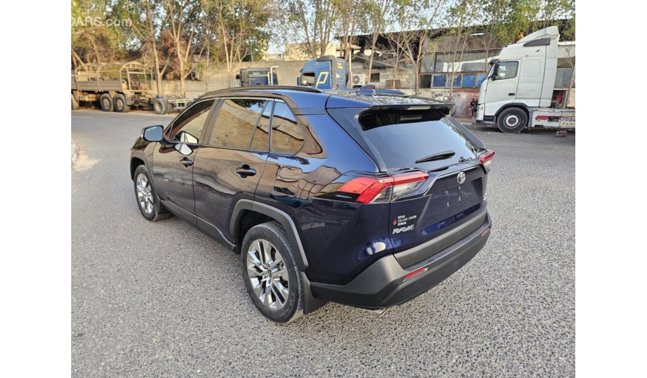 Toyota RAV4 XLE Full options premium