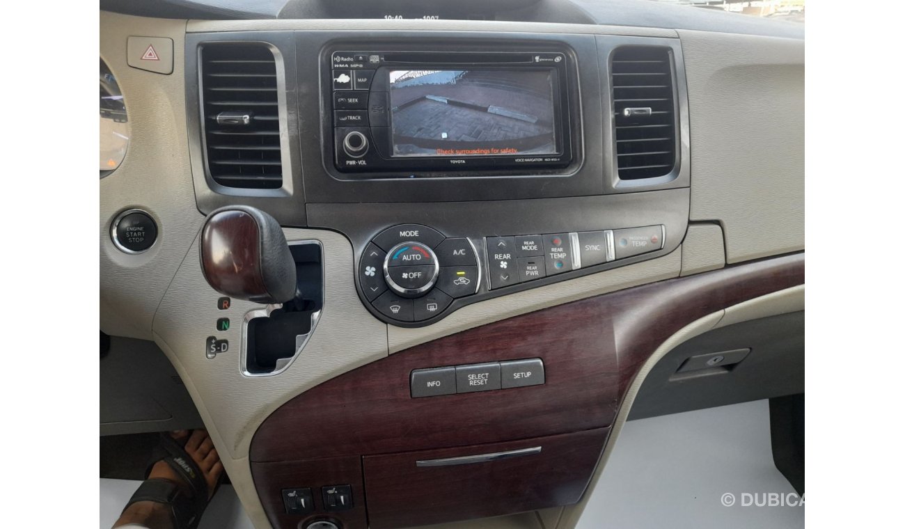 تويوتا سيينا Toyota Sienna 2014 xle