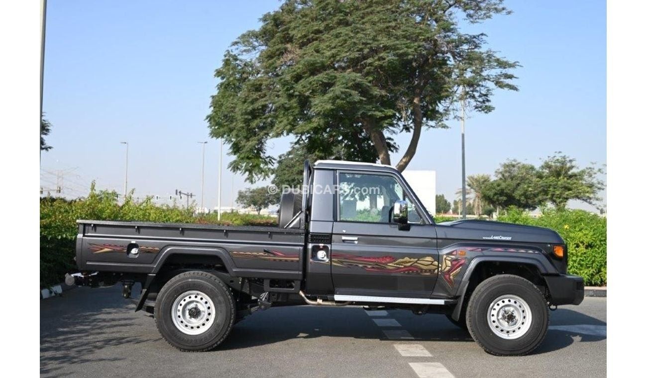 تويوتا لاند كروزر بيك آب 2025 TOYOTA LAND CRUISER 79 SINGLE CAB DLX V6 4.0L PETROL 4WD AUTOMATIC