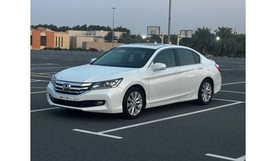 Honda Accord Sport MODEL 2016 GCC CAR PERFECT CONDITION INSIDE AND OUTSIDE FULL OPTION SUN ROOF  SCREEN FULL ELEC