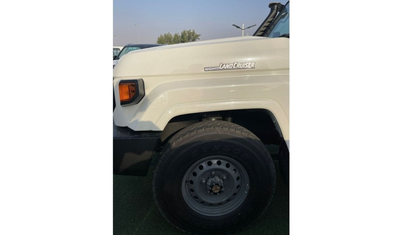 Toyota Land Cruiser Hard Top LC 79 Single Cabin 4.2L