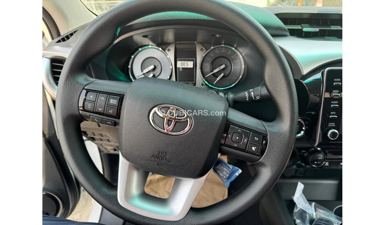 تويوتا هيلوكس Toyota Hilux 2.7L Petrol AT Full Option With Bush Start MY2025