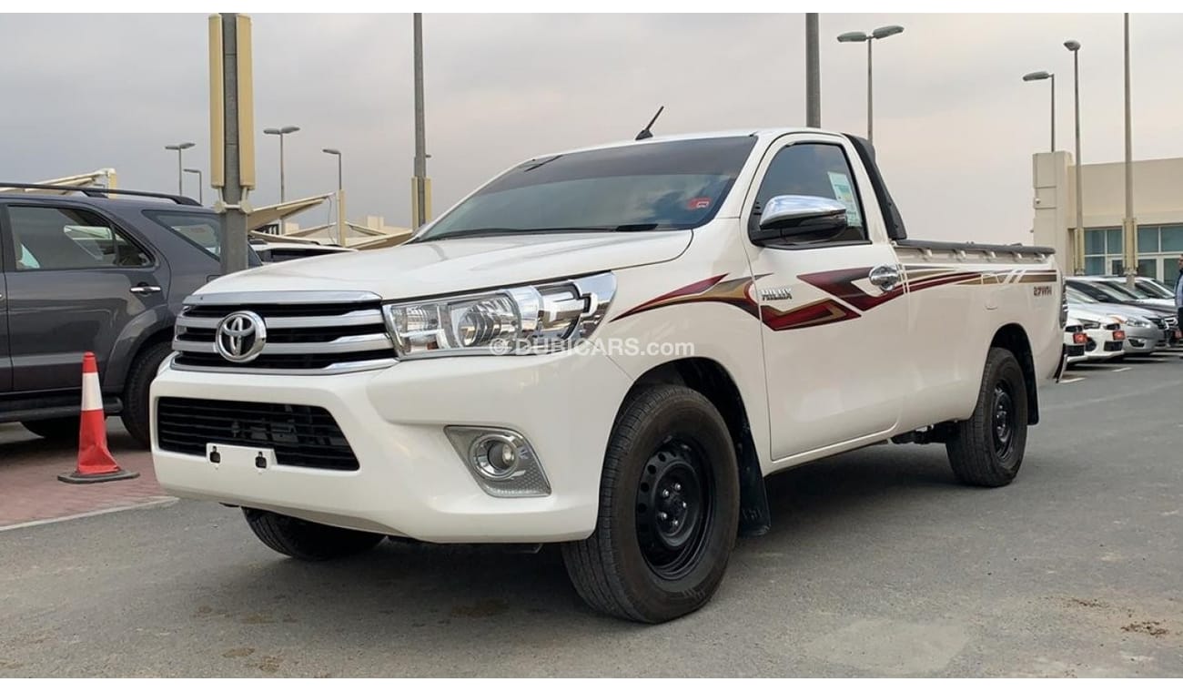 Toyota Hilux DLX 2020 4x2 Ref#01-22