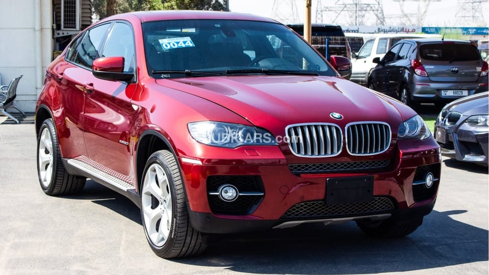 Bmw x6m red