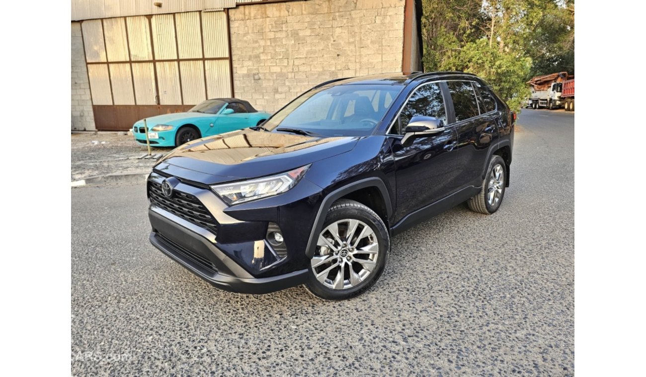 Toyota RAV4 XLE Full options premium