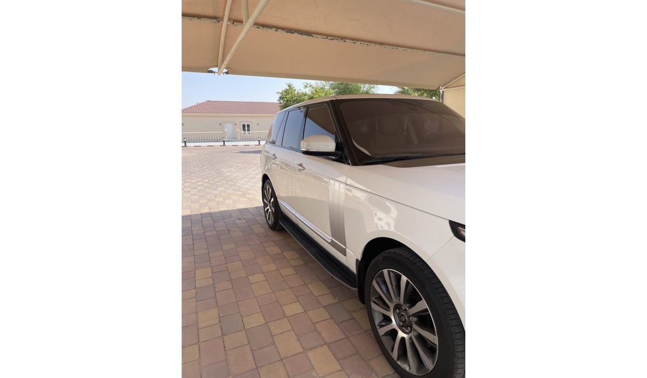 Land Rover Range Rover HSE Range Rover Vogue HSE (8 cylinder)