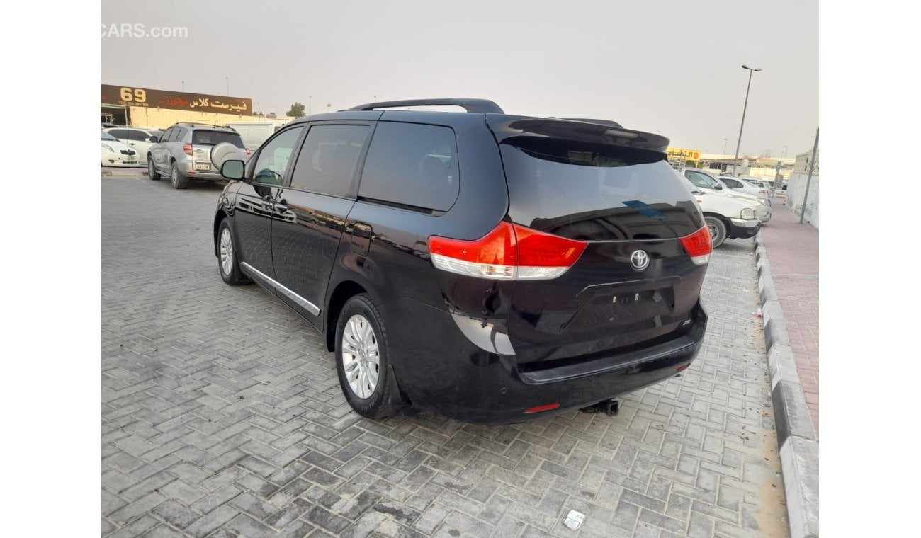 تويوتا سيينا Toyota Sienna 2014 xle