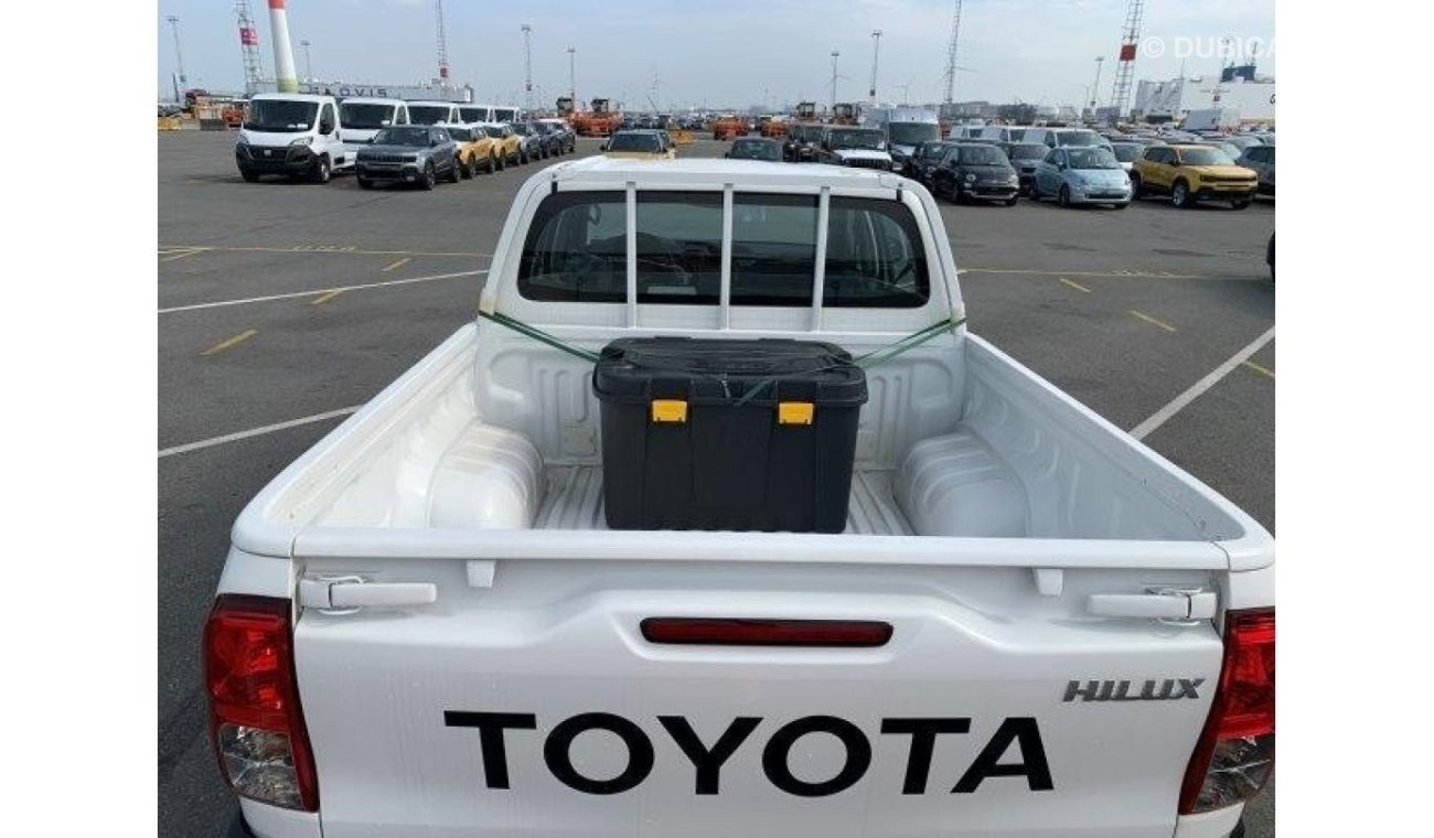 Toyota Hilux Country | 3.0 L | V4 | Double Cabin | Manual | Diesel