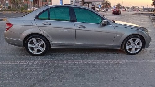 Mercedes-Benz 200 C