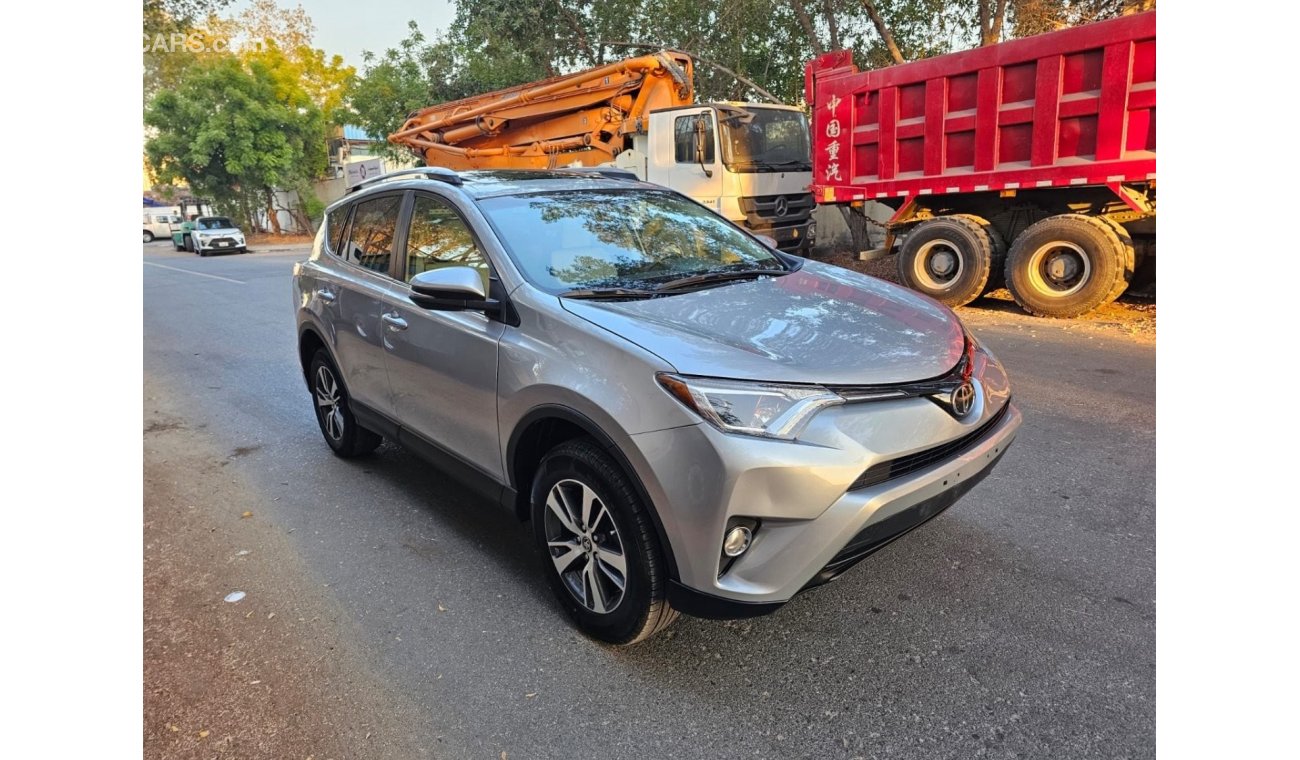 Toyota RAV4 فقط تصدير full options push button sunroof