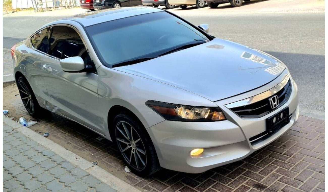 Honda Accord Honda accord  gcc  2012 coupe with sunroof